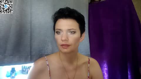 hotmamaqueen234 online show from 06/10/26, 10:36