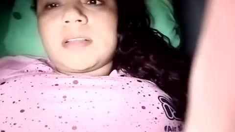 Snapshot of hotmaturelatin chatting on 02/05/25, 03:02 JADE online show from 02/05/25, 03:02