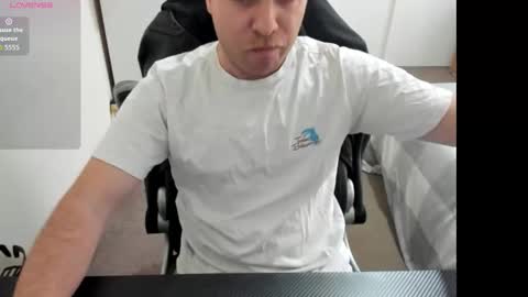 Snapshot of hotmelbguy20 chatting on 10/02/25, 07:04 Cum and play X online show from 10/02/25, 07:04