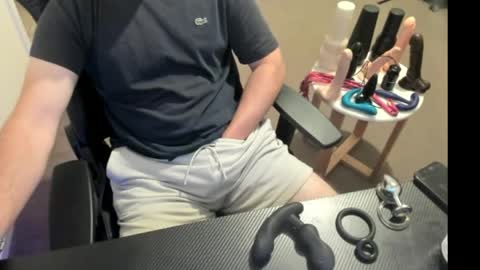 Snapshot of hotmelbguy20 chatting on 04/11/26, 04:33 Cum and play X online show from 04/11/26, 04:33