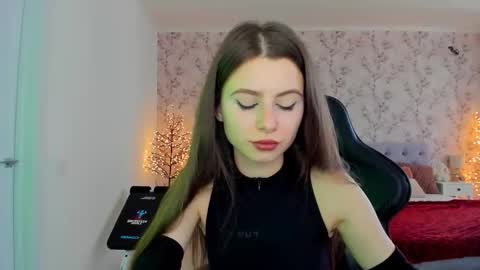 Snapshot of hotmolly_ chatting on 03/05/26, 10:33 hotmolly_ online show from 03/05/26, 10:33