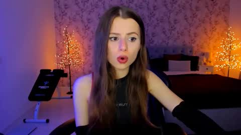 Snapshot of hotmolly_ chatting on 03/14/26, 08:14 hotmolly_ online show from 03/14/26, 08:14