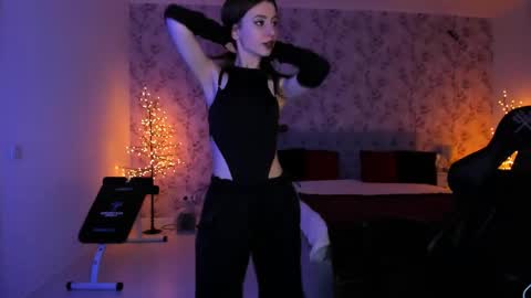 Snapshot of hotmolly_ chatting on 04/17/26, 07:06 hotmolly_ online show from 04/17/26, 07:06