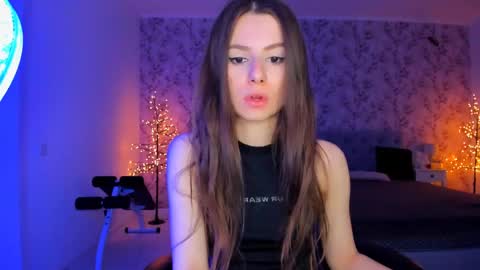 Snapshot of hotmolly_ chatting on 05/10/26, 06:35 hotmolly_ online show from 05/10/26, 06:35