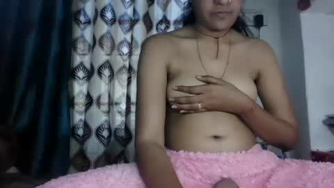 Snapshot of hotnsweetindian chatting on 02/02/25, 10:46 lola online show from 02/02/25, 10:46