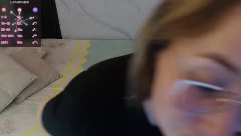 Sussy Bloom  online show from 02/11/26, 09:20