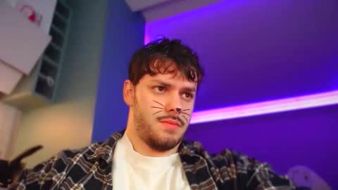 Snapshot of hotpolishsausage chatting on 11/04/25, 01:05 Jason online show from 11/04/25, 01:05