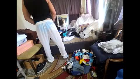 Snapshot of hotrox6942 chatting on 11/01/25, 04:42 hotrox6942 online show from 11/01/25, 04:42