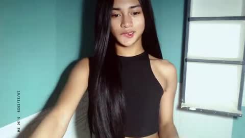 Snapshot of hotsexyaveryxx chatting on 11/10/25, 09:30 Suzete online show from 11/10/25, 09:30