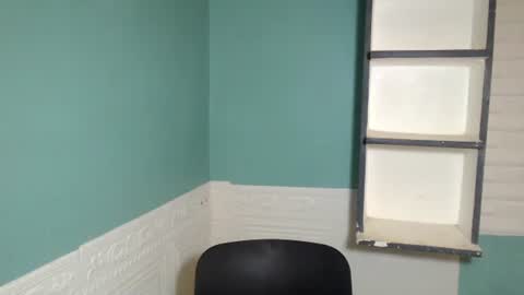 Snapshot of hotsexyaveryxx chatting on 11/13/25, 06:18 Suzete online show from 11/13/25, 06:18