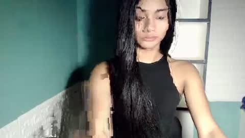 Snapshot of hotsexyaveryxx chatting on 11/16/25, 08:31 Suzete online show from 11/16/25, 08:31