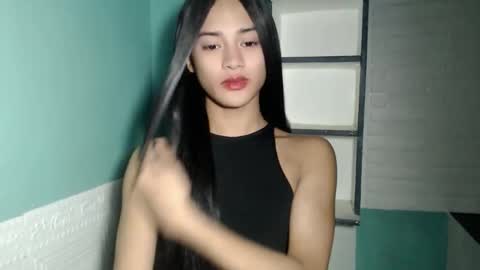 Snapshot of hotsexyaveryxx chatting on 11/25/25, 09:04 Suzete online show from 11/25/25, 09:04