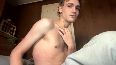 Snapshot of hotsexyricky24 chatting on 01/03/25, 04:06 HotSexyRicky24 online show from 01/03/25, 04:06