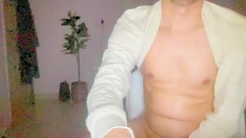 Snapshot of hotsexythighs chatting on 07/04/26, 12:39 Jack online show from 07/04/26, 12:39