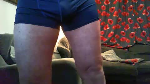 Snapshot of hotstrip22 chatting on 01/11/25, 06:44 Mark online show from 01/11/25, 06:44