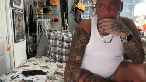 hotstuff775616 online show from 12/05/25, 02:42