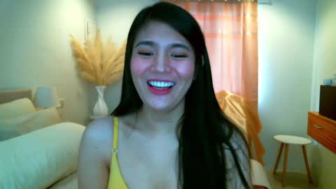 Snapshot of hotsweetangel00 chatting on 12/12/24, 03:43 Sweet Angel online show from 12/12/24, 03:43