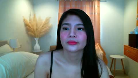 Snapshot of hotsweetangel00 chatting on 02/21/25, 03:23 Sweet Angel online show from 02/21/25, 03:23