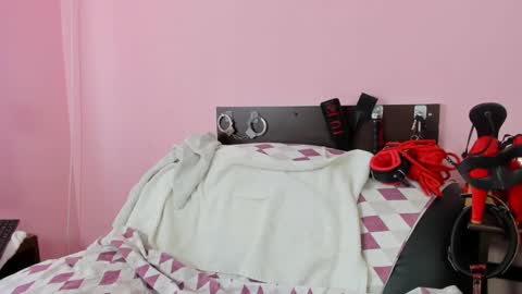 Snapshot of hotsweetangel4u chatting on 12/30/24, 10:32 Monica online show from 12/30/24, 10:32