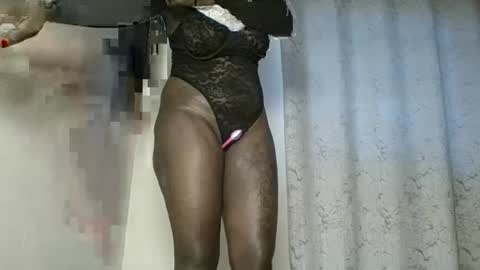 Amalia online show from 11/17/25, 12:44