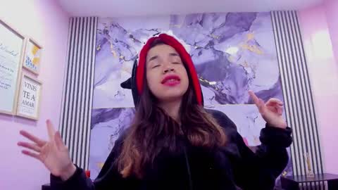 Snapshot of hott_barbie_ chatting on 11/11/25, 03:17 hott_barbie_ online show from 11/11/25, 03:17