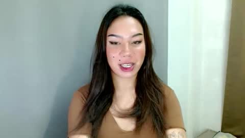 jelaigrande  online show from 11/19/25, 12:10