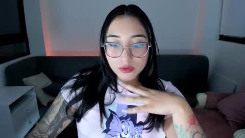 Snapshot of hottbee1 chatting on 11/10/25, 10:31 AMY online show from 11/10/25, 10:31