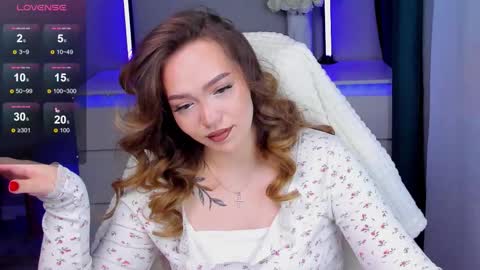 hello Im Eva online show from 11/13/25, 10:14