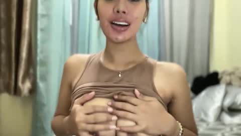 Snapshot of hottest_katarinaxxx chatting on 05/20/26, 01:12 katarina online show from 05/20/26, 01:12