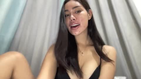 Snapshot of hottest_katarinaxxx chatting on 05/23/26, 01:11 katarina online show from 05/23/26, 01:11