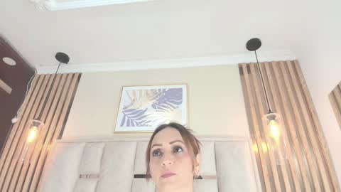 Snapshot of hottest_mature__ chatting on 09/23/25, 02:03 Natalie online show from 09/23/25, 02:03