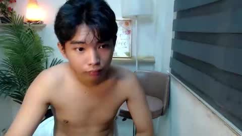 hottestloues online show from 04/19/26, 07:05