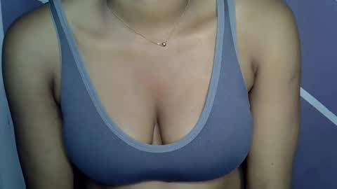 Snapshot of hottie_baddie14 chatting on 09/18/25, 06:04 hottie baddie14 online show from 09/18/25, 06:04