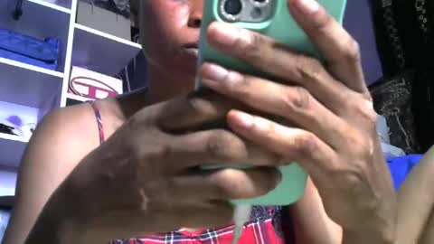 Snapshot of hottie_baddie14 chatting on 11/26/25, 10:22 hottie baddie14 online show from 11/26/25, 10:22