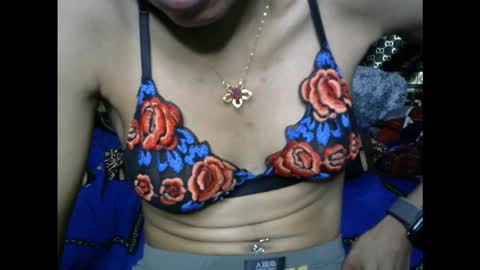 Snapshot of hottie_baddie14 chatting on 12/04/25, 09:45 hottie baddie14 online show from 12/04/25, 09:45