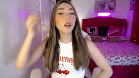 Snapshot of hottie_lexie chatting on 10/17/25, 06:21 LEXIE- dont forget to give me thumbs up online show from 10/17/25, 06:21