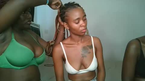 hottie_mistie online show from 04/30/26, 08:09