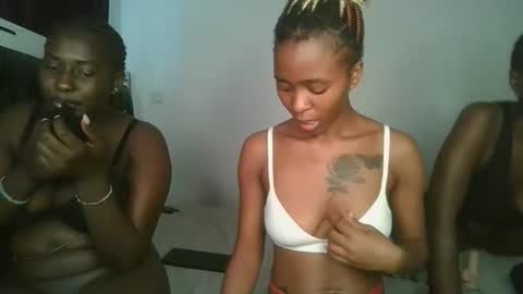 hottie_mistie online show from 05/06/26, 11:15