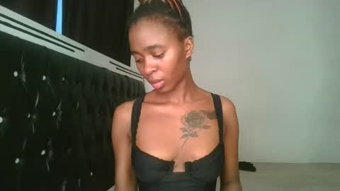 hottie_mistie online show from 05/17/26, 02:46