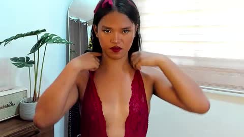 Maxine online show from 12/02/25, 05:35