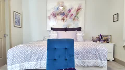 Maggie online show from 12/08/24, 03:10