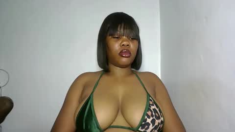 hotty_lora889 online show from 03/10/26, 08:41