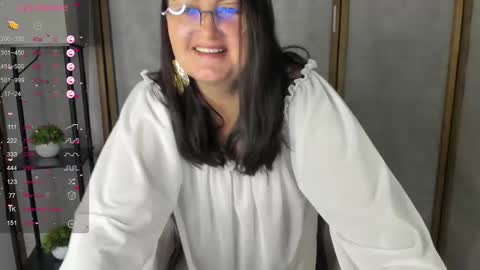 Anna online show from 11/22/25, 02:43