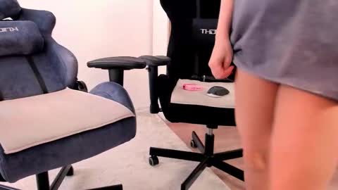 Nessie and Jessie online show from 02/26/26, 12:04