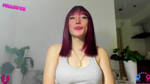 Snapshot of hottycrishinaxx chatting on 02/12/25, 07:02 crishinahotty online show from 02/12/25, 07:02