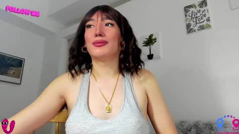 Snapshot of hottycrishinaxx chatting on 02/27/25, 12:21 crishinahotty online show from 02/27/25, 12:21