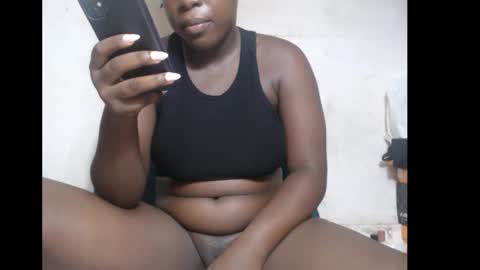 Snapshot of hottylissa1 chatting on 11/22/25, 01:48 hottylissa1 online show from 11/22/25, 01:48