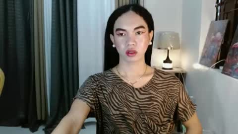 Snapshot of hottyshedah_0209 chatting on 02/22/26, 06:24 THALIE online show from 02/22/26, 06:24