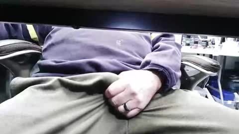 Snapshot of hotwheelsguy2 chatting on 11/09/25, 02:48 Madmedic online show from 11/09/25, 02:48