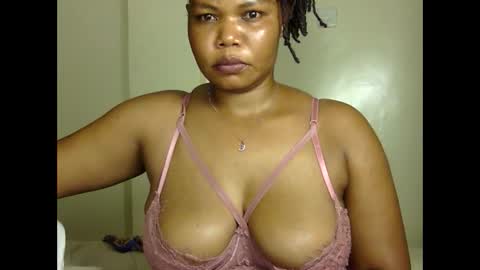 hotysquiter433224 online show from 11/24/25, 10:53